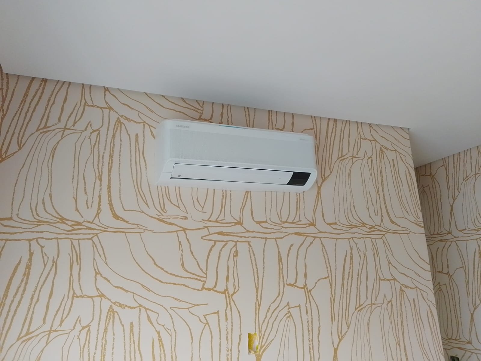 Limpeza e higienização completa de ar condicionado residencial
