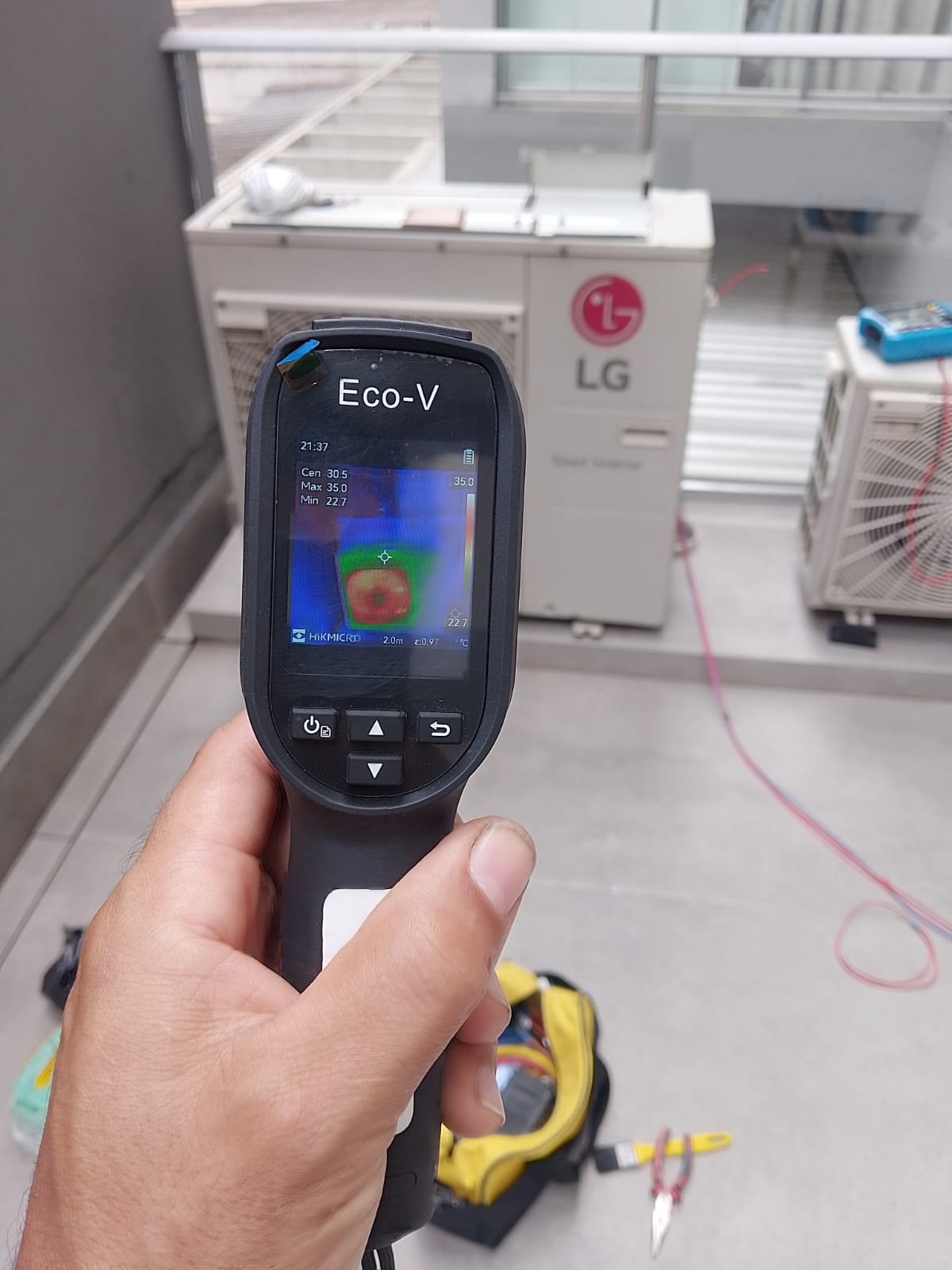 Passagem de infra e instalação de ar condicionado em obra nova